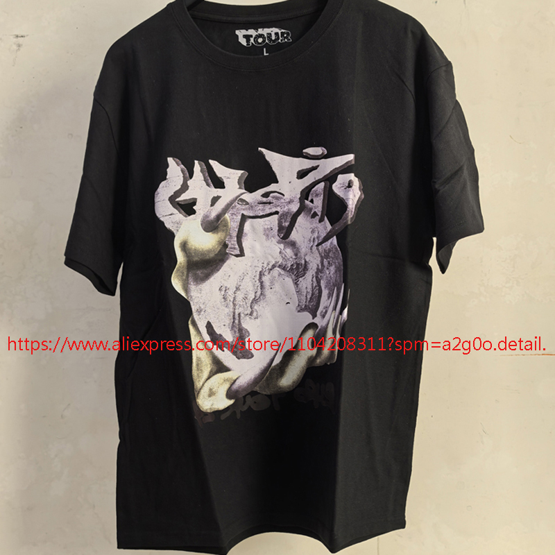 Letnia koszulka streetwearowa  – Cactus Jack Tee recenzja i cena